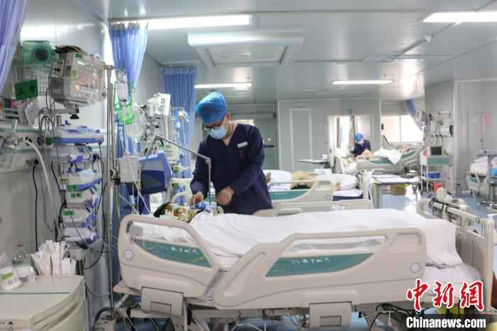  广西男护士：从不被理解到认同 职业不分性别